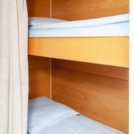 Hanseatic 302 شقة