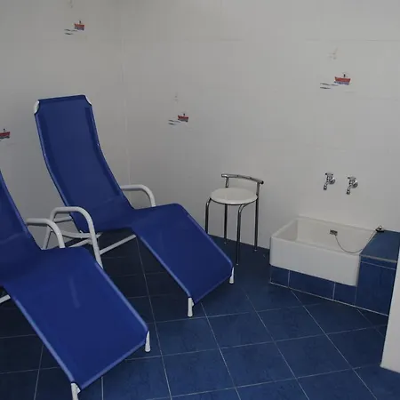 Hanseatic 302 دوهنين