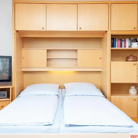 Hanseatic 302 دوهنين